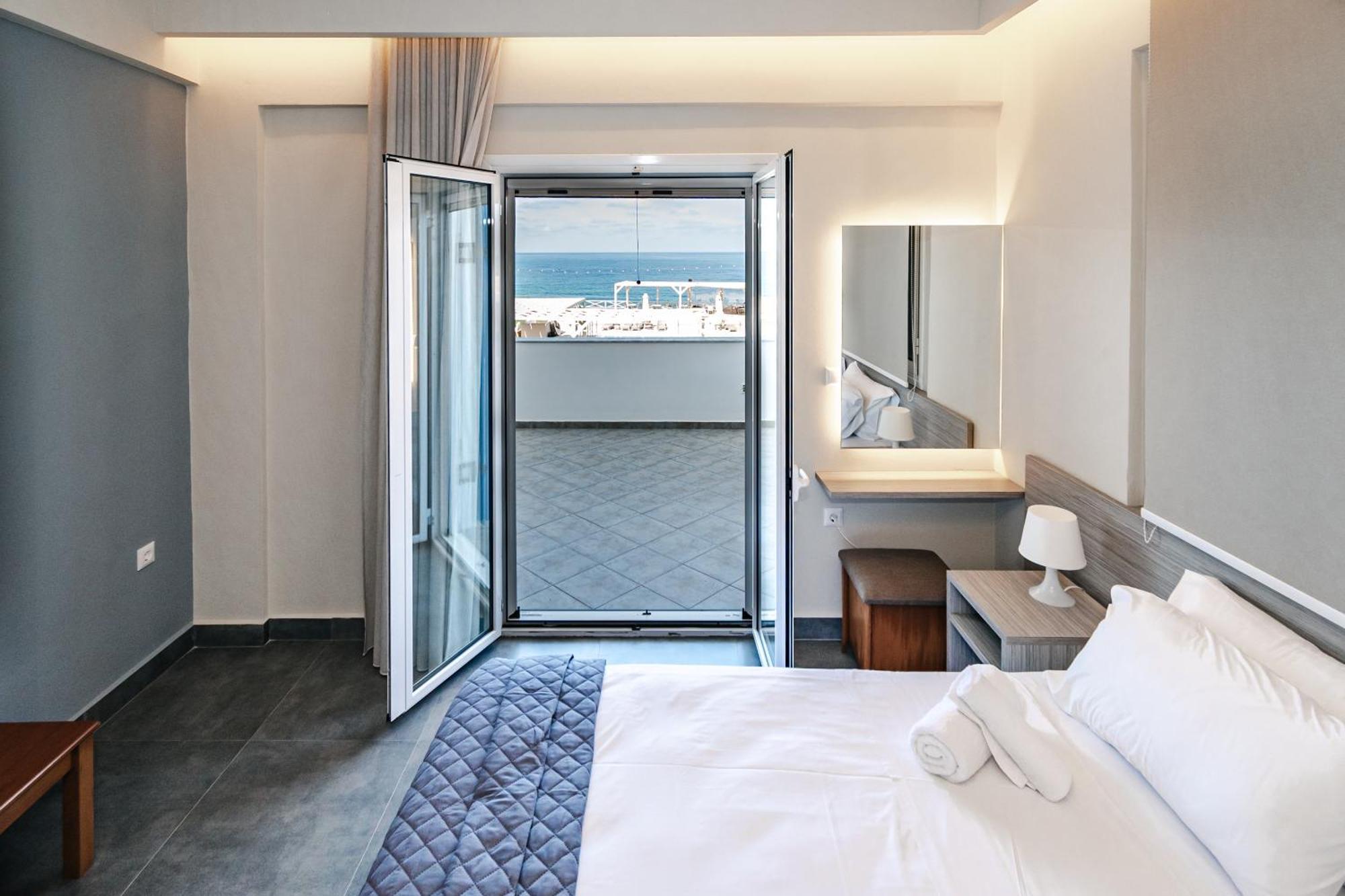 Mesogeios Hotel Marathopoli Buitenkant foto