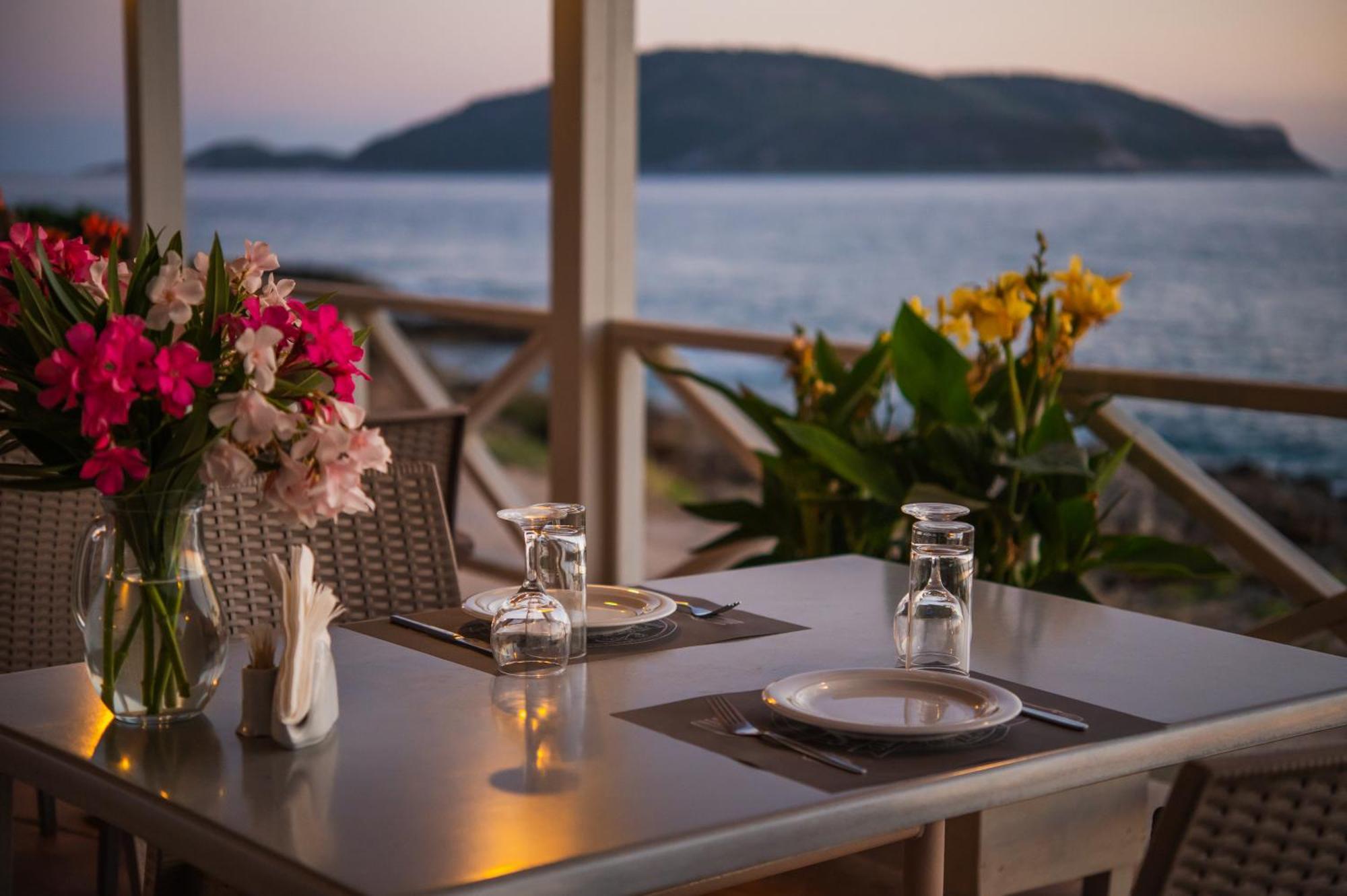 Mesogeios Hotel Marathopoli Buitenkant foto
